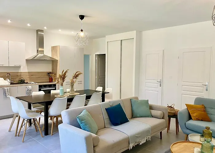 Maison Renovee 12 Pers 15Mn De Lyon,35Mn Eurexpo