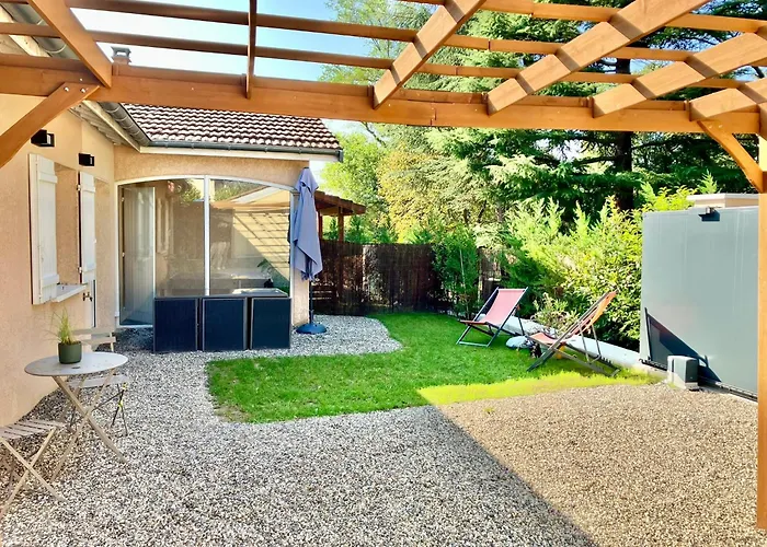 Maison Renovee 12 Pers 15Mn De Lyon,35Mn Eurexpo