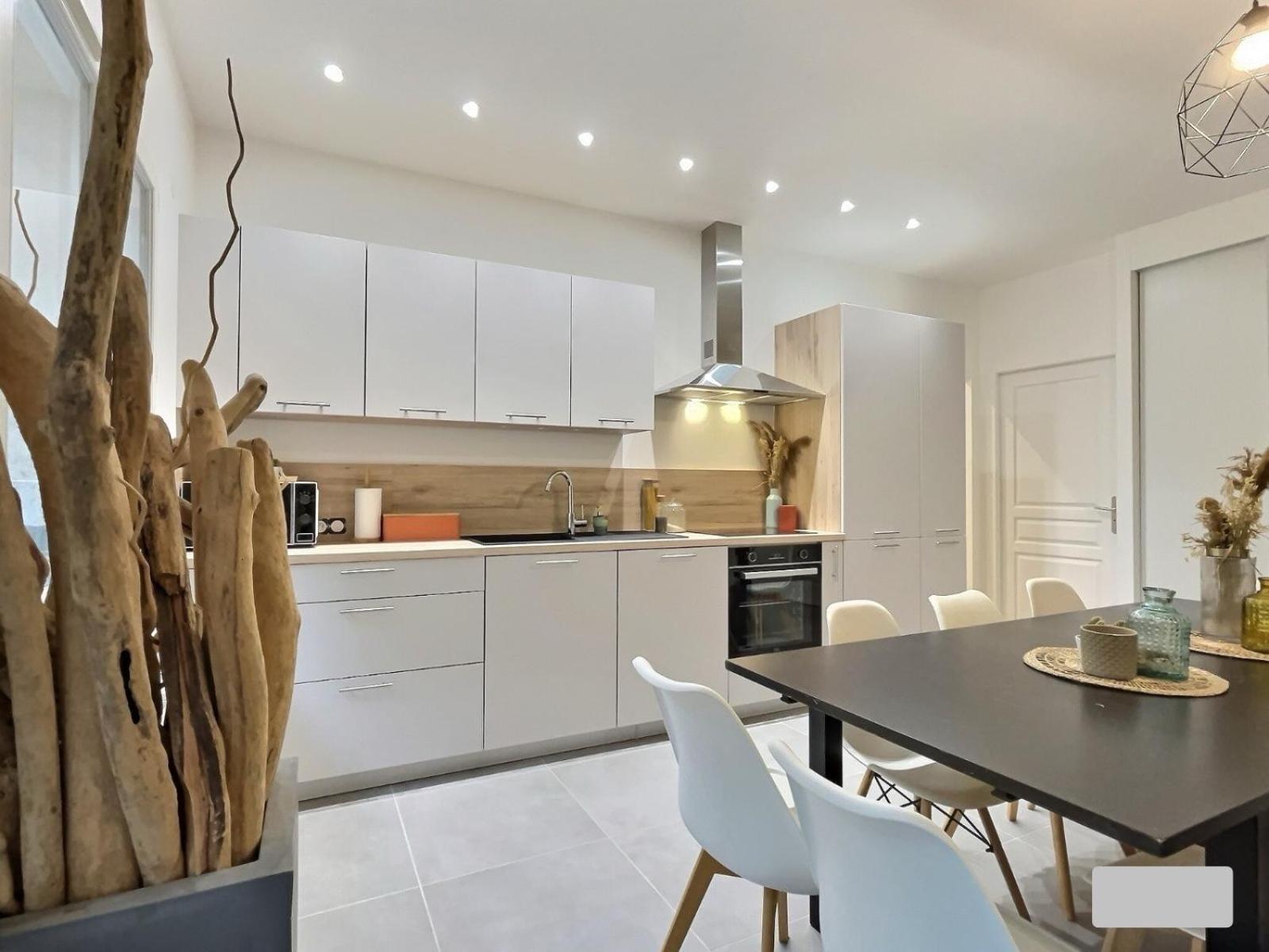 Villa Maison Renovee 12 Pers 15mn De Lyon,35mn Eurexpo Brindas