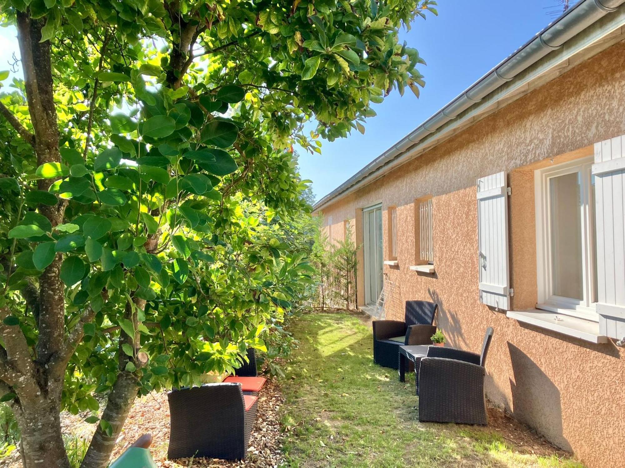 Maison Renovee 12 Pers 15mn De Lyon,35mn Eurexpo *